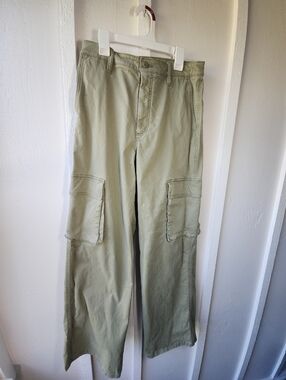 Aritzia Tna Khaki Cargo Trousers Stright Leg Size 6
